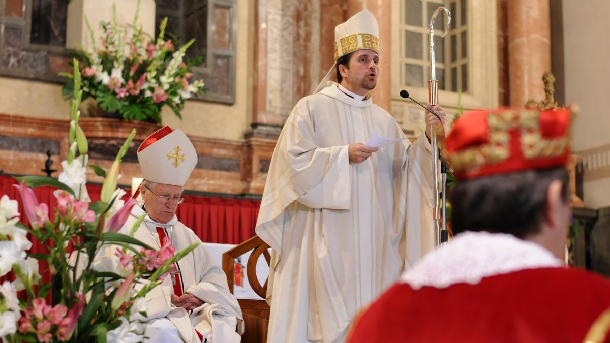 El bisbe emèrit de Solsona, Xavier Novell, oficiant una missa