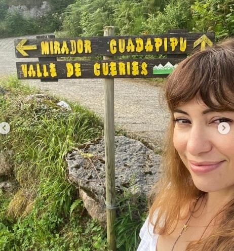 Natalia Verbeke, en otra imagen de promoción de Asturias y sus vacaciones.