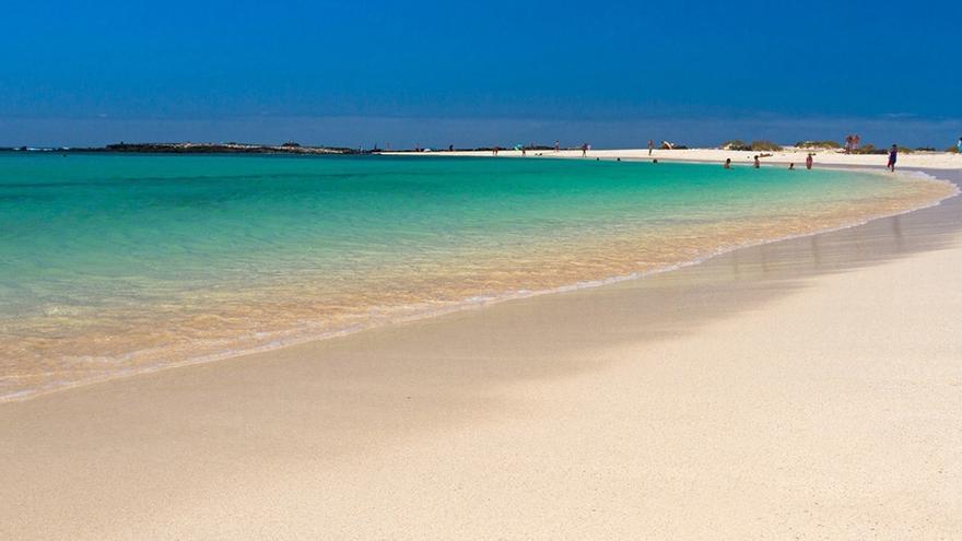 Fuerteventura y el turoperador Apollo promoverán una estrategia para recuperar el turismo escandinavo