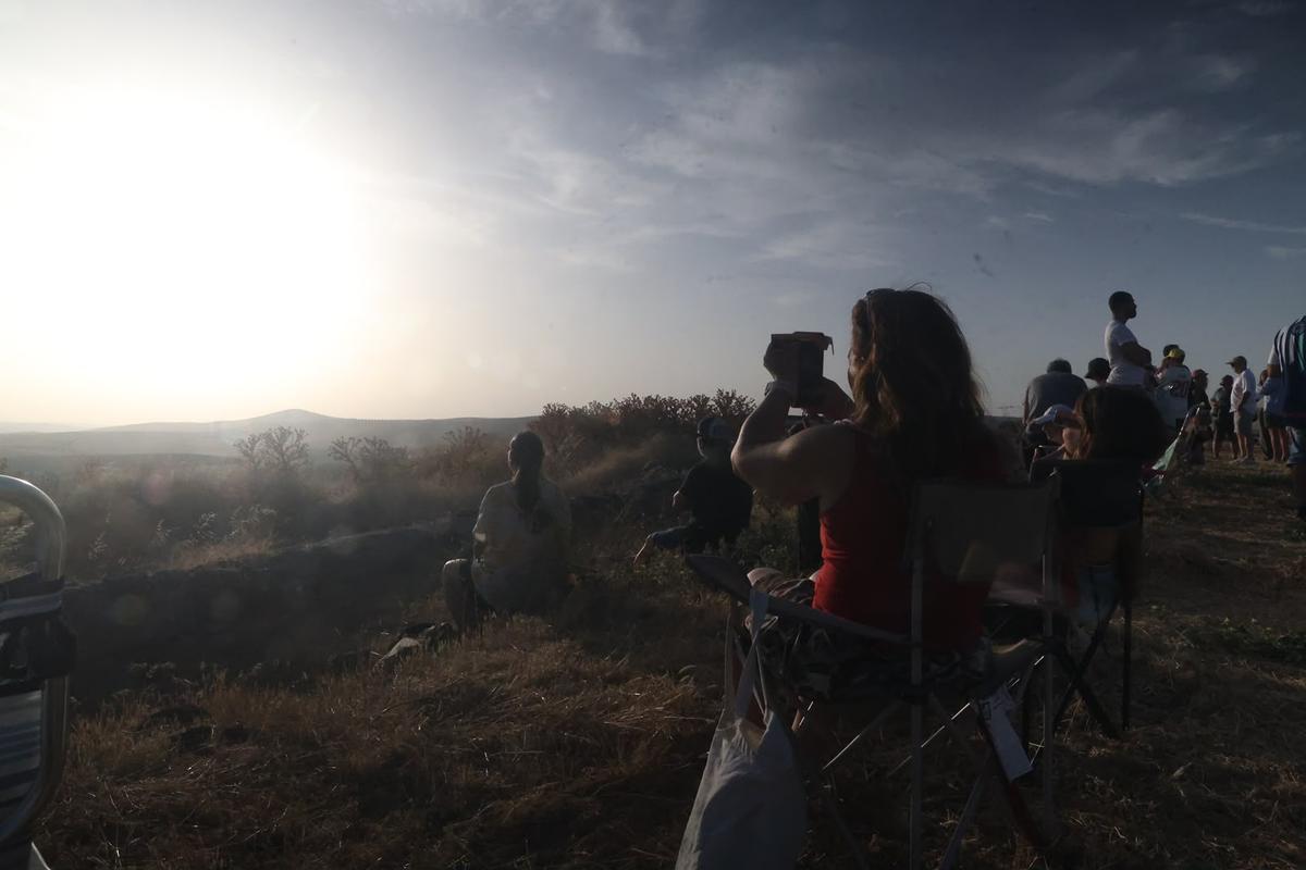El eclipse solar deja imágenes únicas desde el enclave arqueológico de Ategua en Córdoba El eclipse solar deja imágenes únicas desde el enclave arqueológico de Ategua en Córdoba