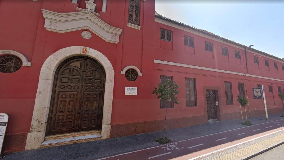 Fachada del convento de las Madres Mercedarias en Málaga.