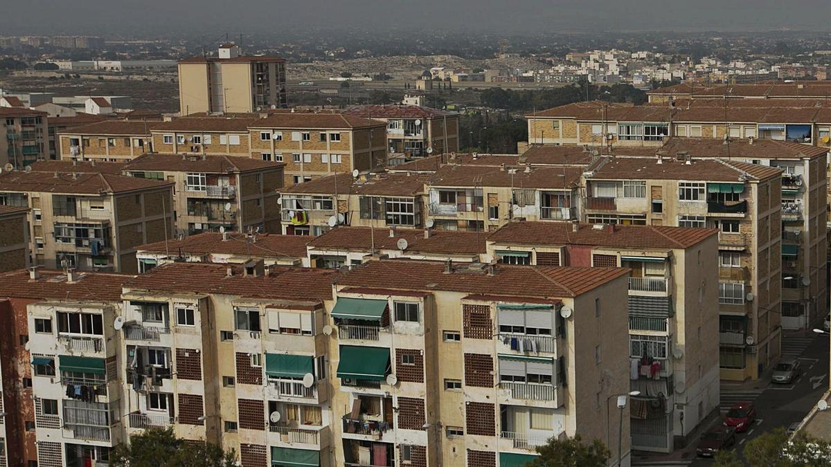 Panoràmica d’una part dels barris de la zona nord d’Alacant, on una part significativa de la població està en risc d’exclusió social.