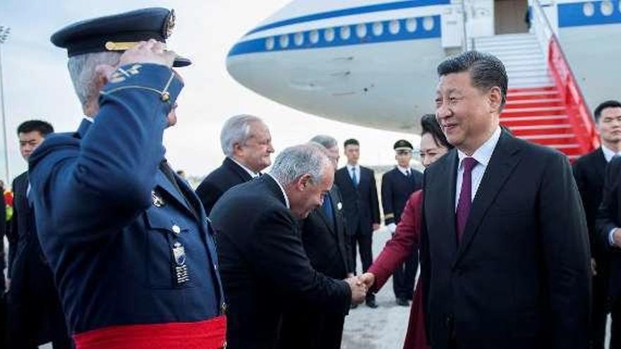 Xi Jinping, a su llegada ayer por la tarde a Barajas. // Efe