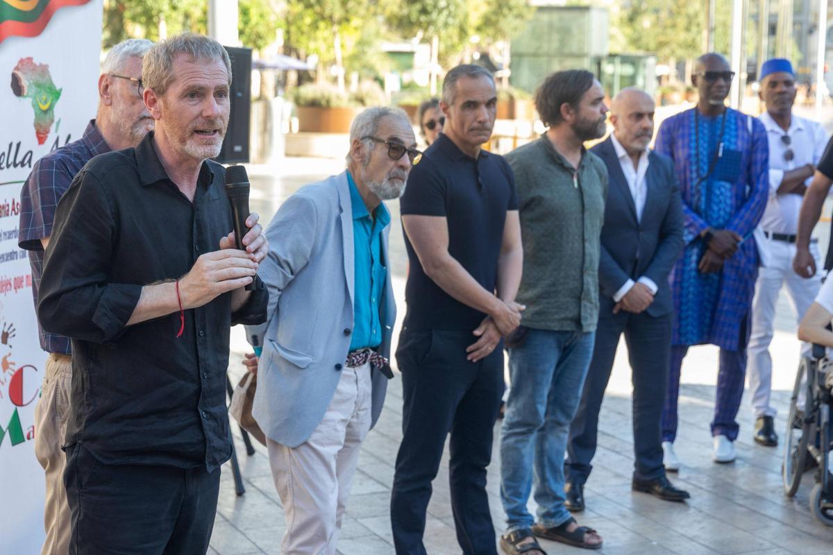 Exposición fotográfica "Tránsito" en la Plaza de la Reina.