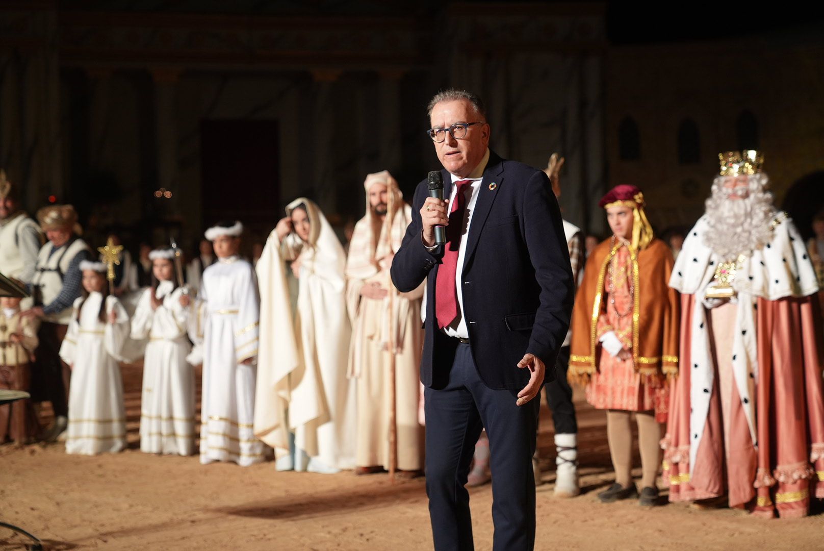 Los vecino de El Viso representan la adoración de los Reyes Magos