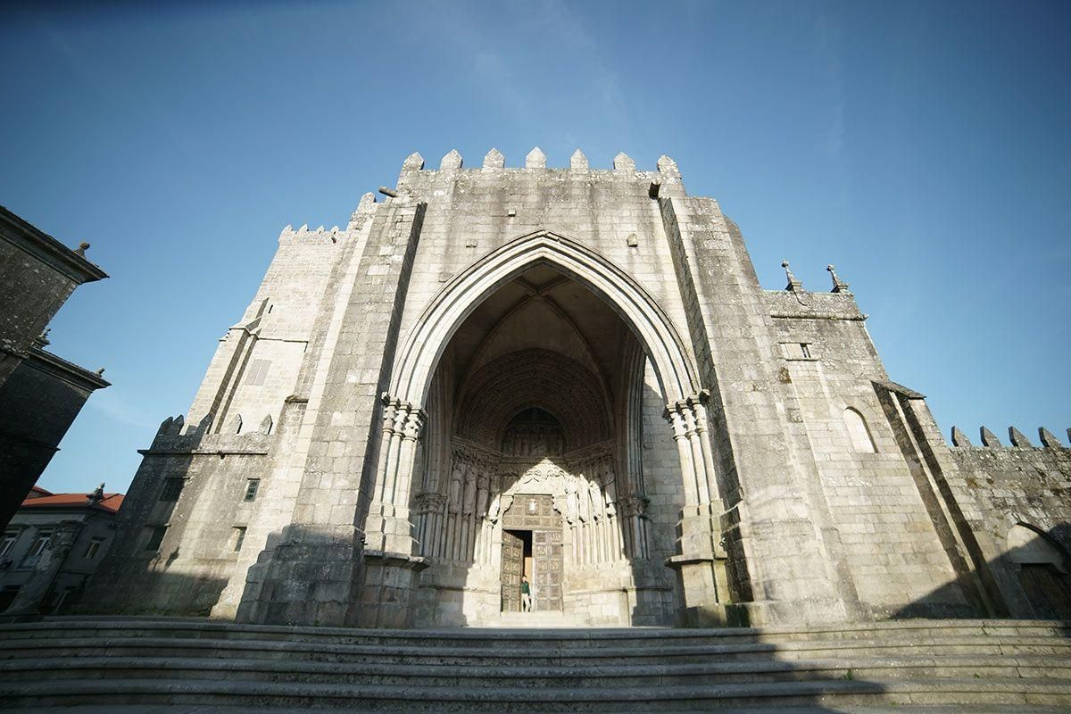 La catedral de Tui cuenta con la primera portada gótica de la Península.