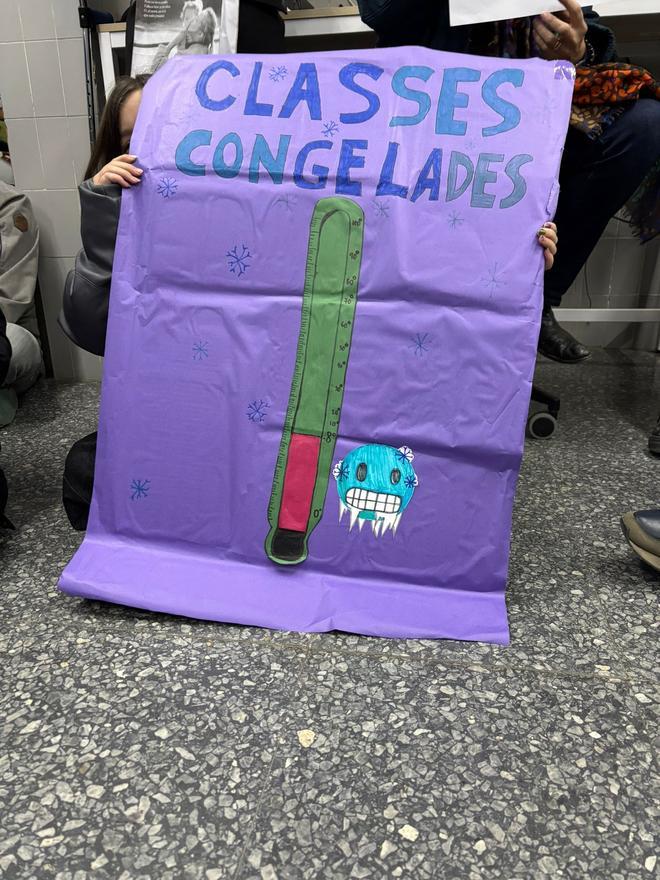 Escolares pasan frío en el IES Juan de Garay de València