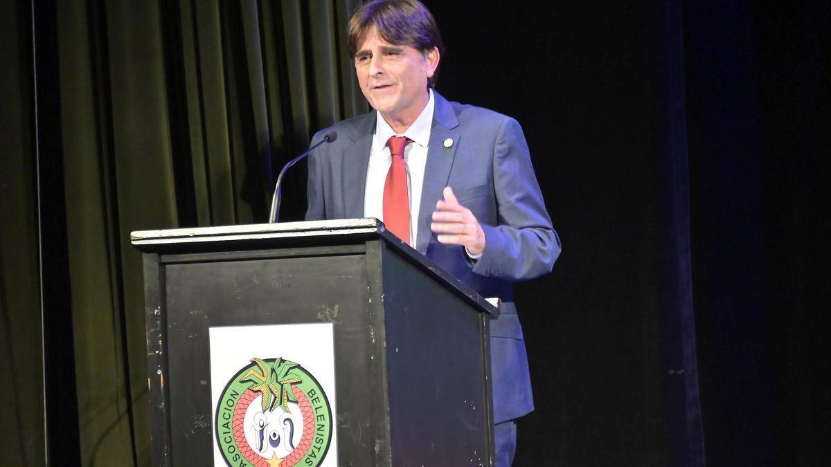 El periodista Pepe Morago durante la lectura del pregón este sábado en el Gran Teatro.