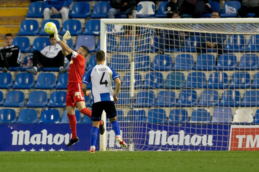 Los blanquiazules desperdician la oportunidad de huir del descenso y no pasan del empate ante un Andorra con uno menos desde el 52'