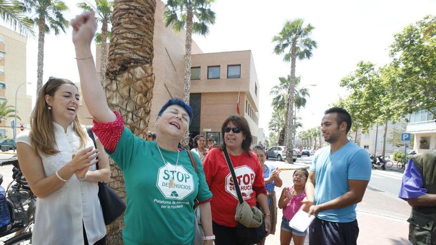 Stop Desahucios pide que se realoje a una familia de Alcolecha