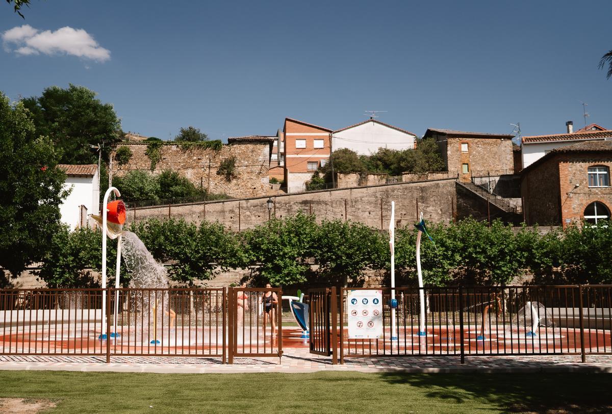 Vista de la instalación de chorros de Villalba de Guardo, en Palencia, el pueblo con el aire más puro de Palencia.