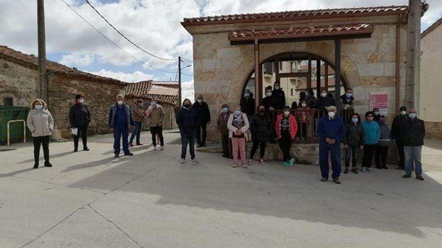 Concentración por la Sanidad en Peñausende.