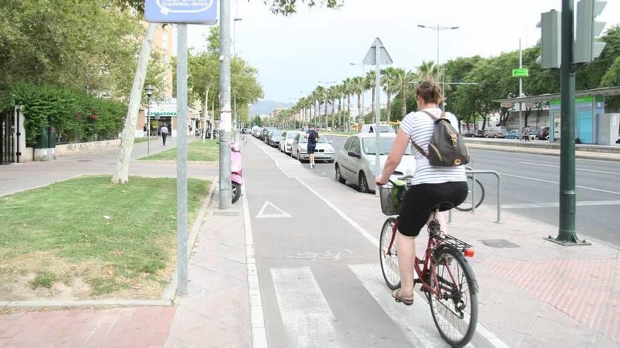 Los carriles bici de las grandes avenidas son los más peligrosos para los ciclistas