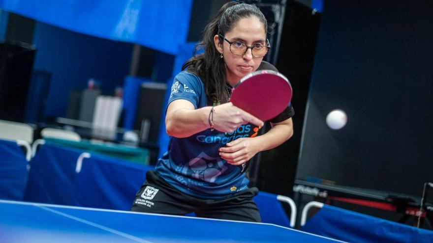 Mafe Perdomo, jugadora del Tabor, en acción.