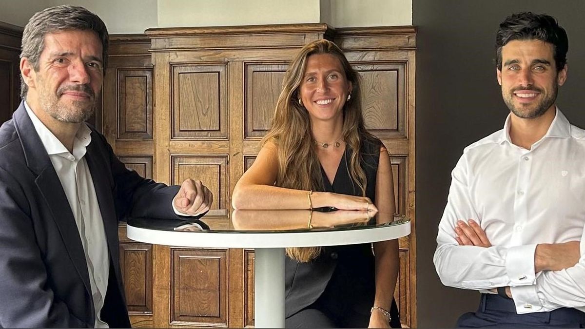 De izquierda a derecha, Pelayo García-Bernardo Albornoz, Laura Zaldívar Lobato e Ignacio Arce Orejas, abogados del área de Corporate y M&A de Ontier.
