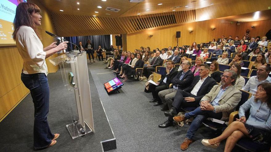 Madrenas durant la seva intervenció dirigint-se a l’auditori.