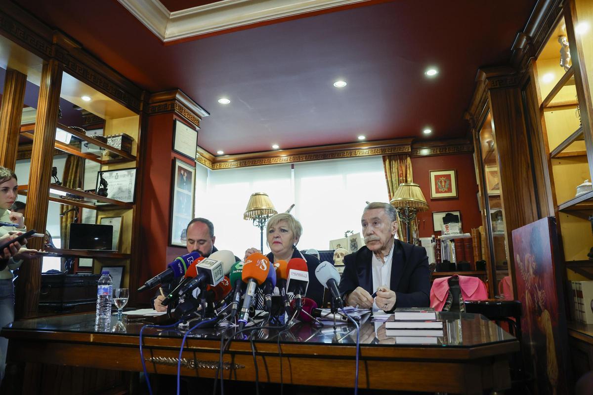 Rueda de prensa de Marcos García Montes y Carmen Balfagón, abogados de Daniel Sancho, en Madrid