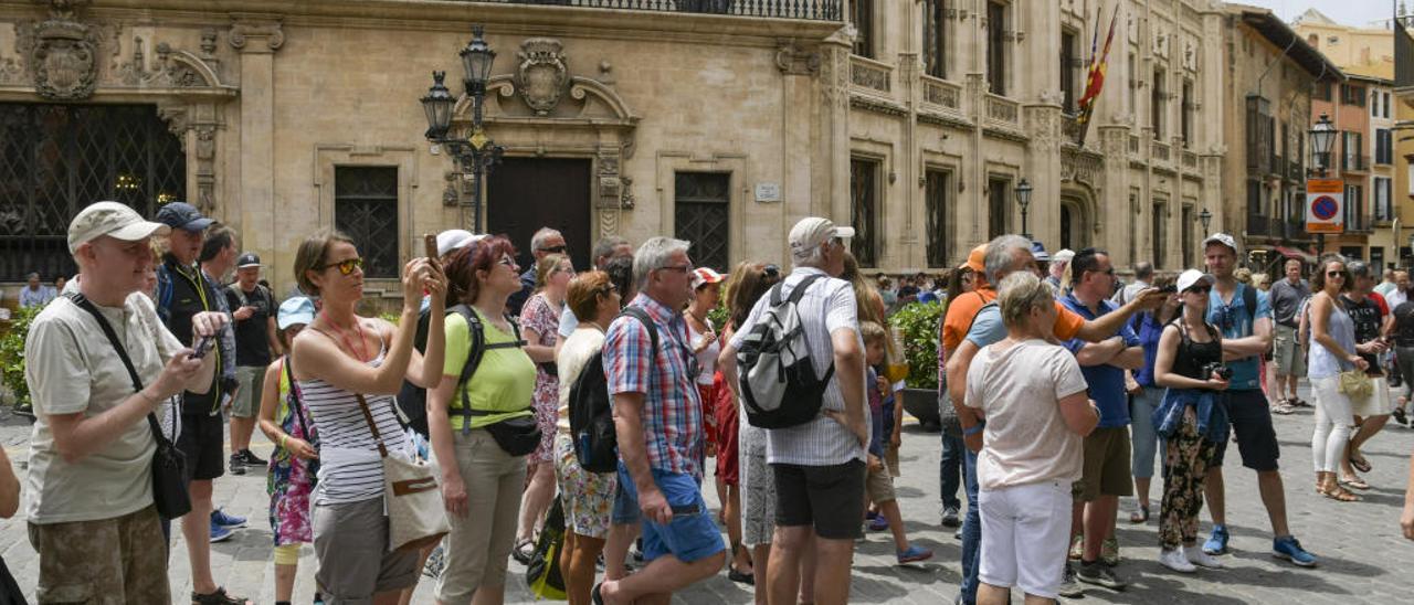 La mayoría de los inmigrantes se sienten discriminados, pero solo una minoría piensa en el regreso