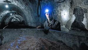 Un minero trabaja en un explotación de Xiaoyi, en la provincia de Shaxi.