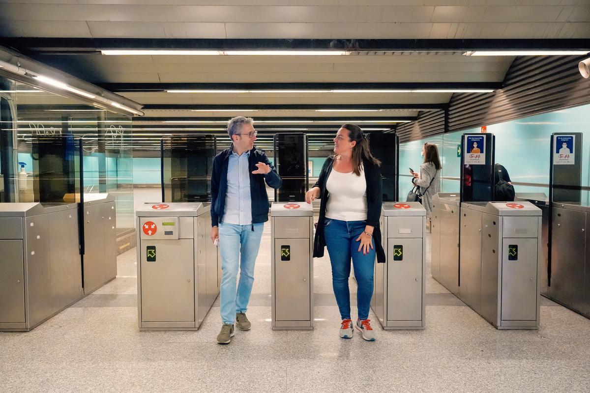 El Conseller Arcadi España se sumó al uso gratuito de Metrovalencia el pasado domingo.