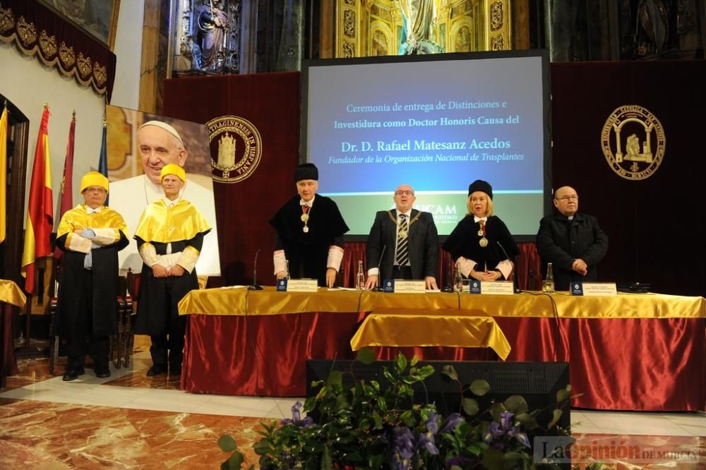 El fundador de la Organización Nacional de Trasplantes, Rafael Matesanz, es investido doctor Honoris Causa por la UCAM