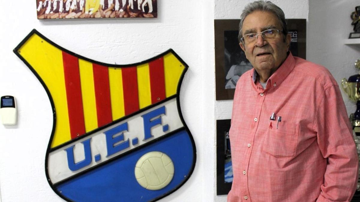 Carles Lloveras amb l'escut que sempre ha dut al cor.
