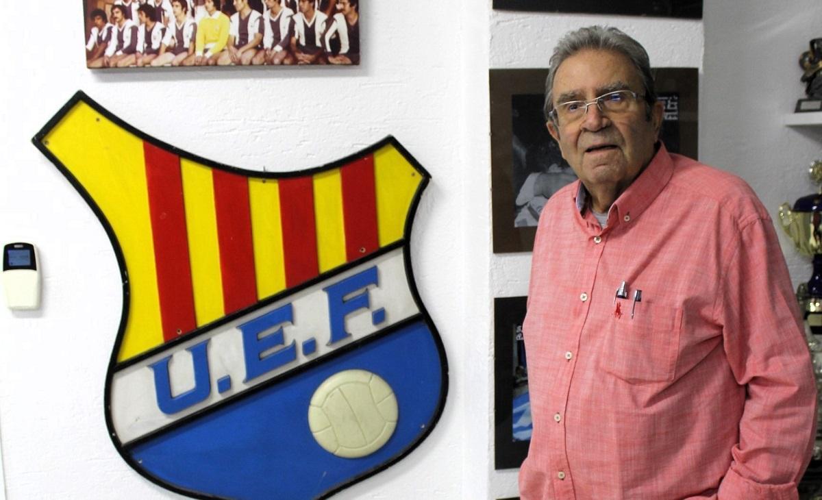 Carles Lloveras amb l'escut que sempre ha dut al cor.