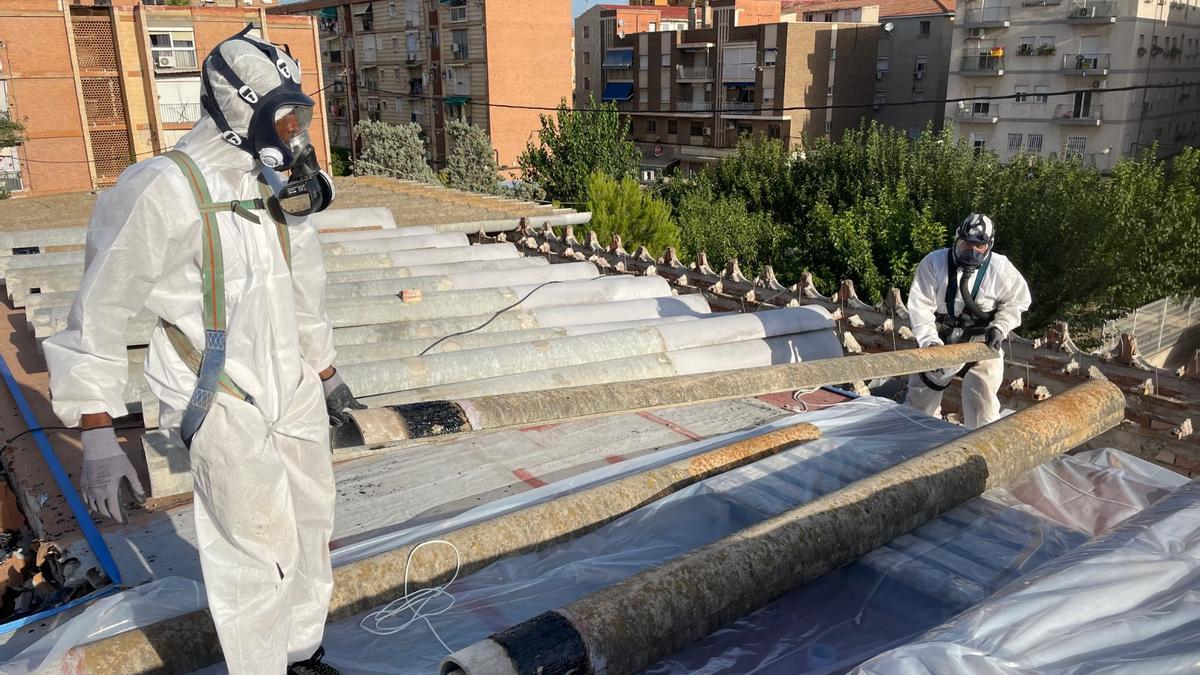 Trabajo de mejora de las infraestructuras de los colegios de Murcia.