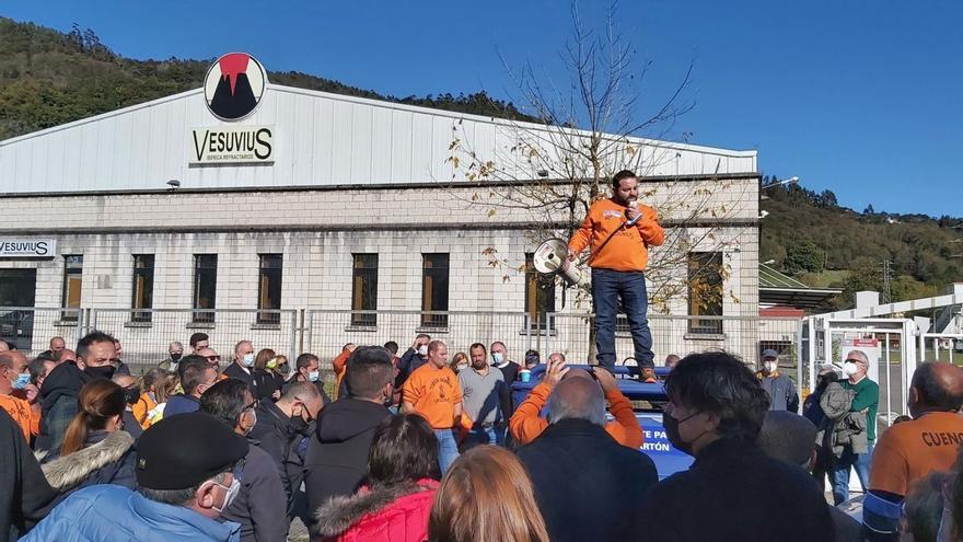 Cuatro empresas estudian reanudar la actividad en la planta de Vesuvius en Riaño