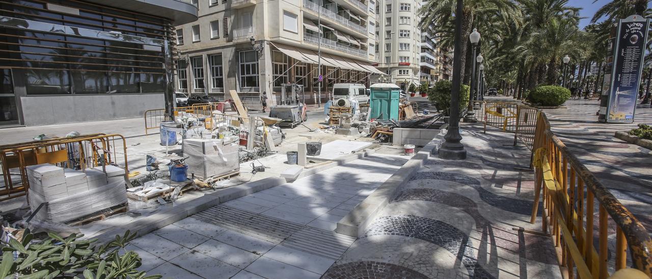 Obras a finales de agosto en el paseo de la Explanada junto a la zona donde se ejecutará la tercera fase, en Bilbao-Rambla