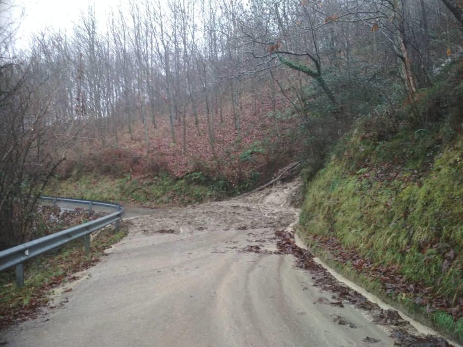 Temporal en Asturias: Segundo día de riadas y desperfectos en Asturias