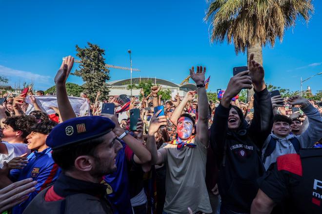 ¡De locos! Las mejores imágenes de una ciudad entregada al Barça