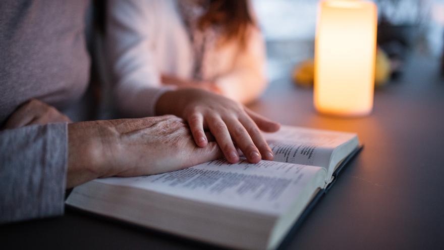 Los vetos conservadores de libros se vuelven contra la Biblia en Utah