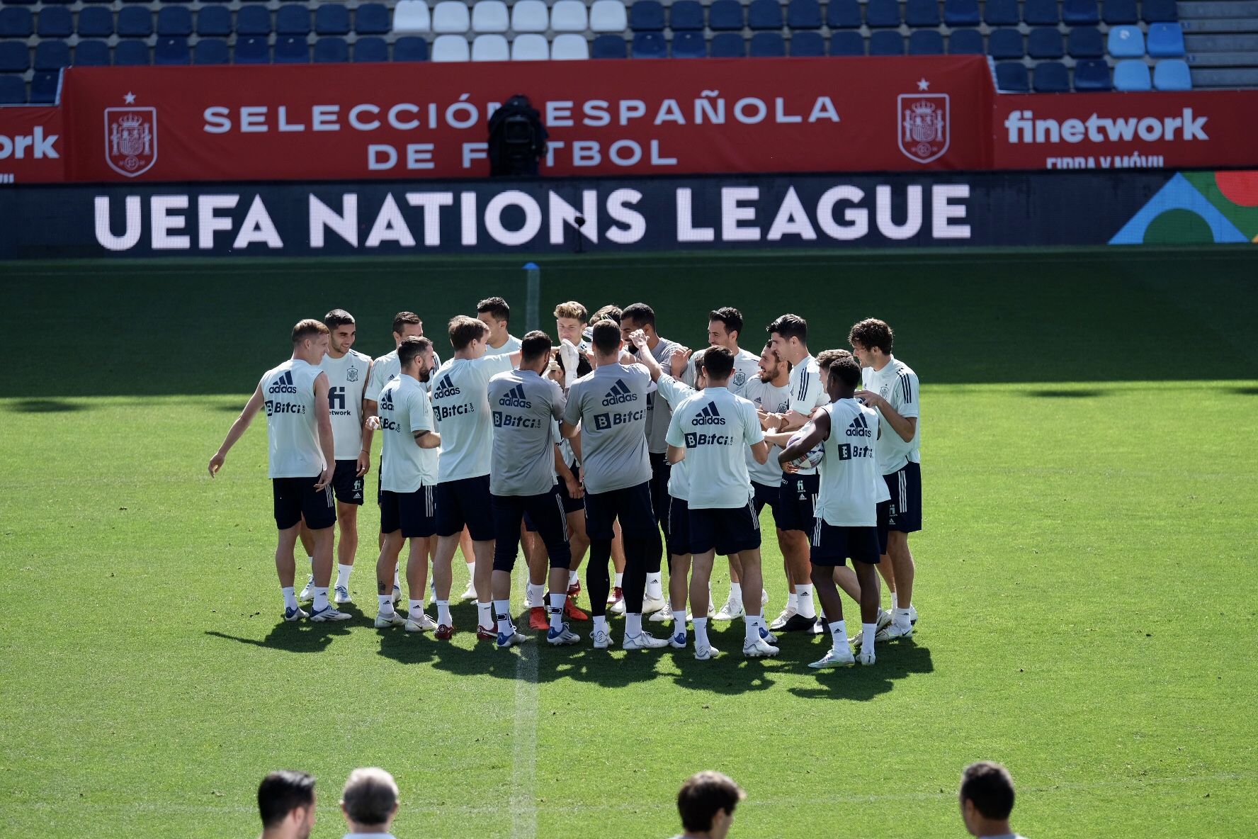 España se entrena en La Rosaleda para preparar el partido ante la República Checa