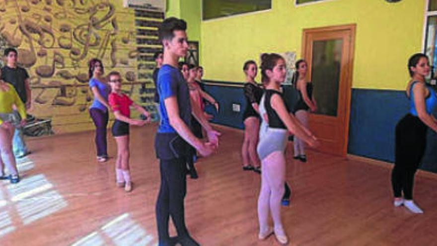 Prueba una clase de danza en la Academia Fever Dance ¡Seguro que te quedas!