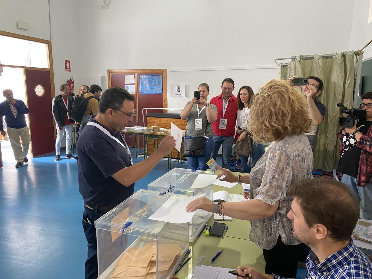 El candidato de Unidas por Mérida, Óscar Fernández.