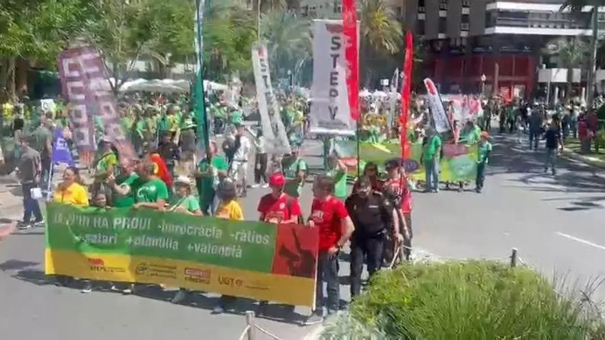 Arranca la manifestación de profesores desde las escaleras del Jorge Juan