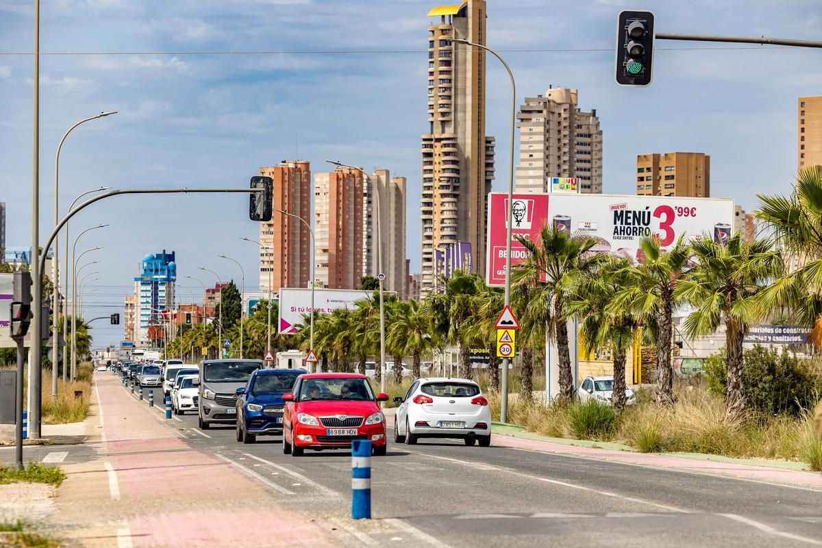 La avenida Comunidad Valenciana de Benidorm donde desemboca el nuevo vial.