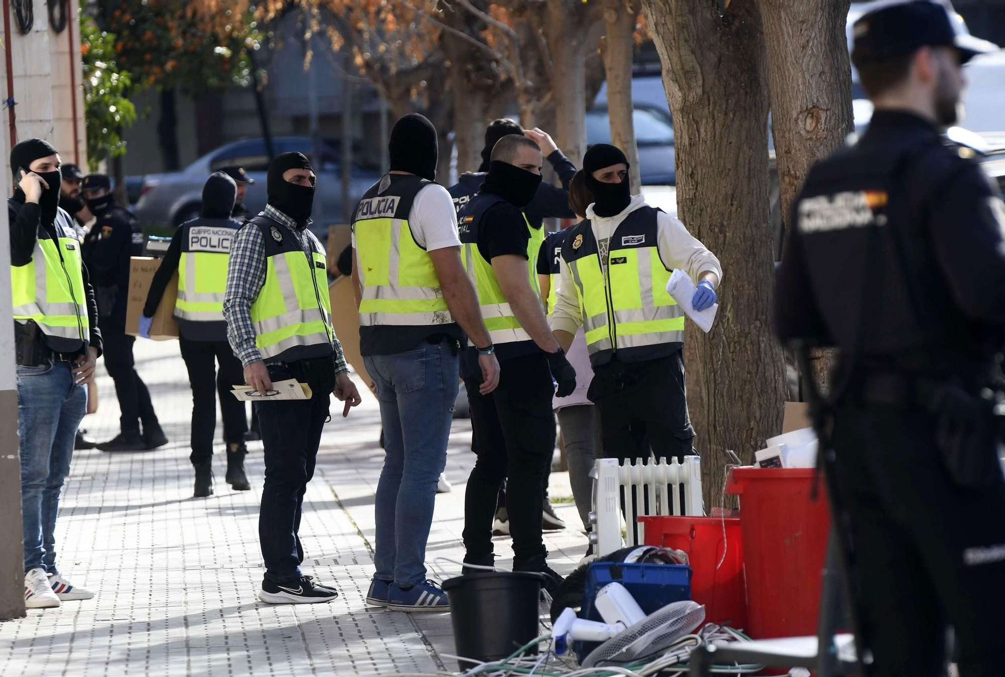 La redada contra el narcotráfico en el Polígono de La Paz, en imágenes