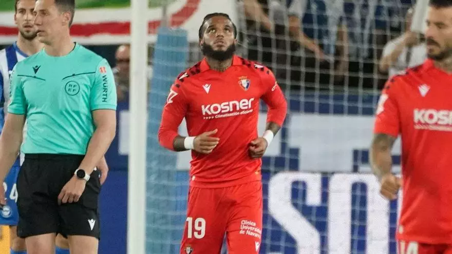 Rosier atravesó todo el campo para ponerla al fondo de la red