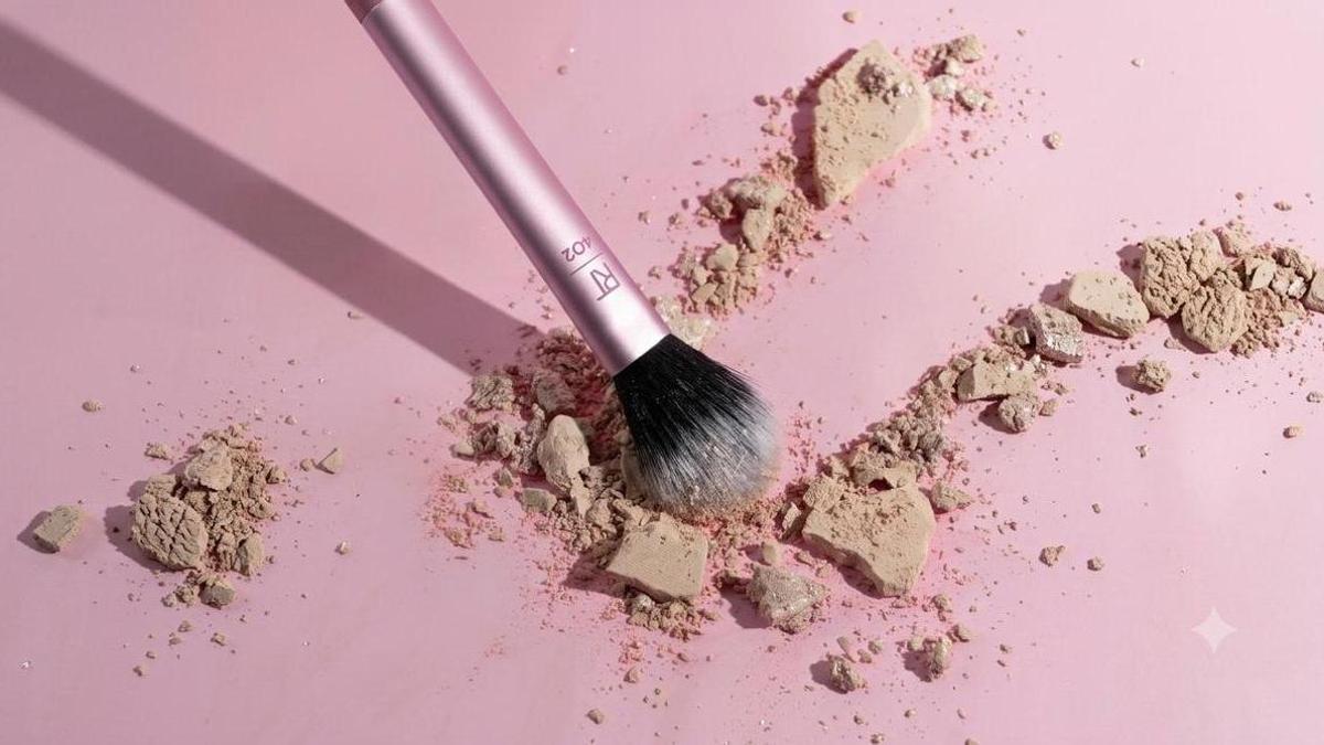 La Setting Brush 402 de Real Techniques: una brocha para productos en polvo.