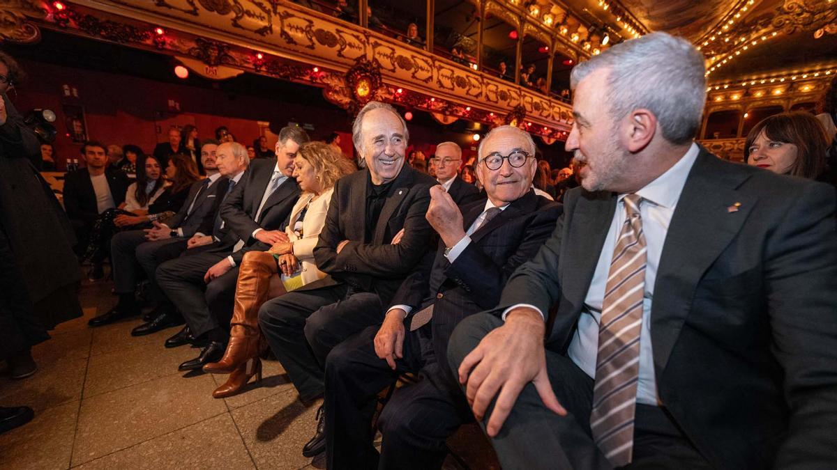 "Festas de Santa Eulália",  invitado de honor este año Joan Manuel Serrat que presentó Lolita Flores.
