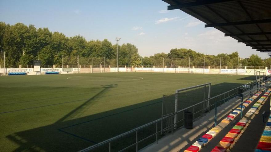 El campo de La Almozara estrenará la próxima semana nuevo césped artificial