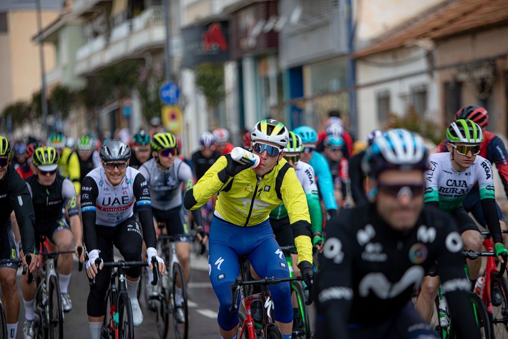 Salida de la Vuelta Ciclista a la Región de Murcia en San Javier