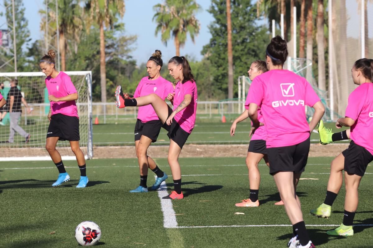El Córdoba CF Femenino de Ariel Montenegro comienza a rodar