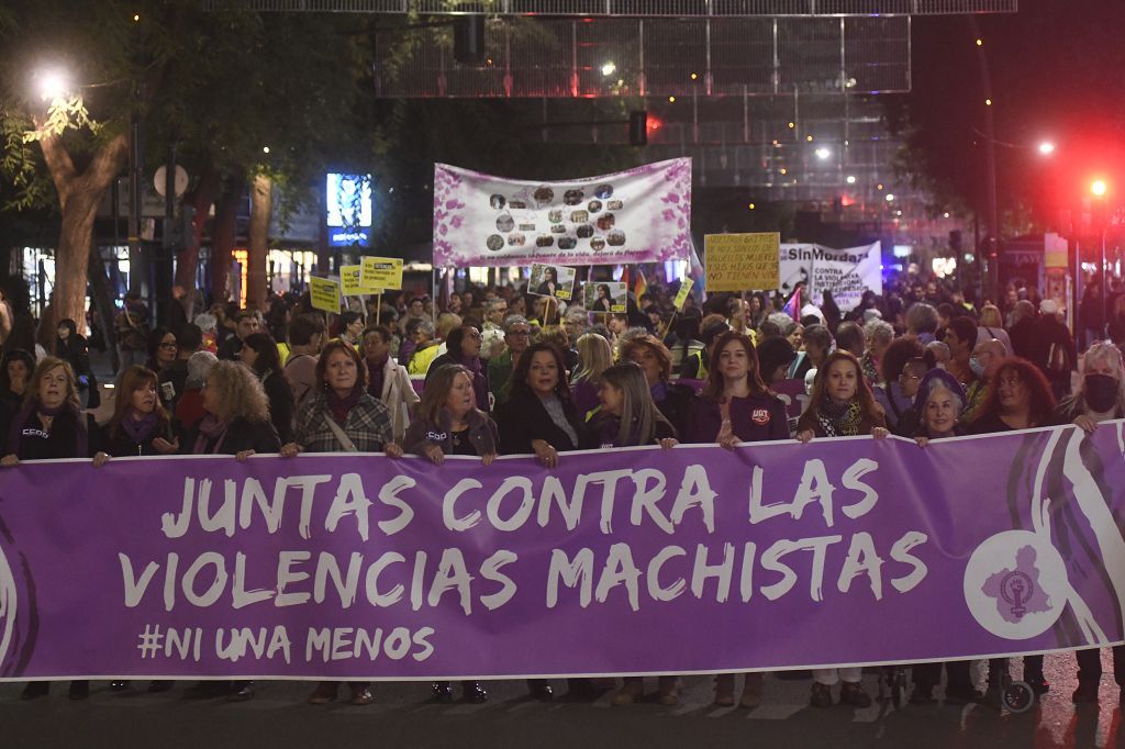 Las imágenes de la manifestación contra la violencia machista en Murcia