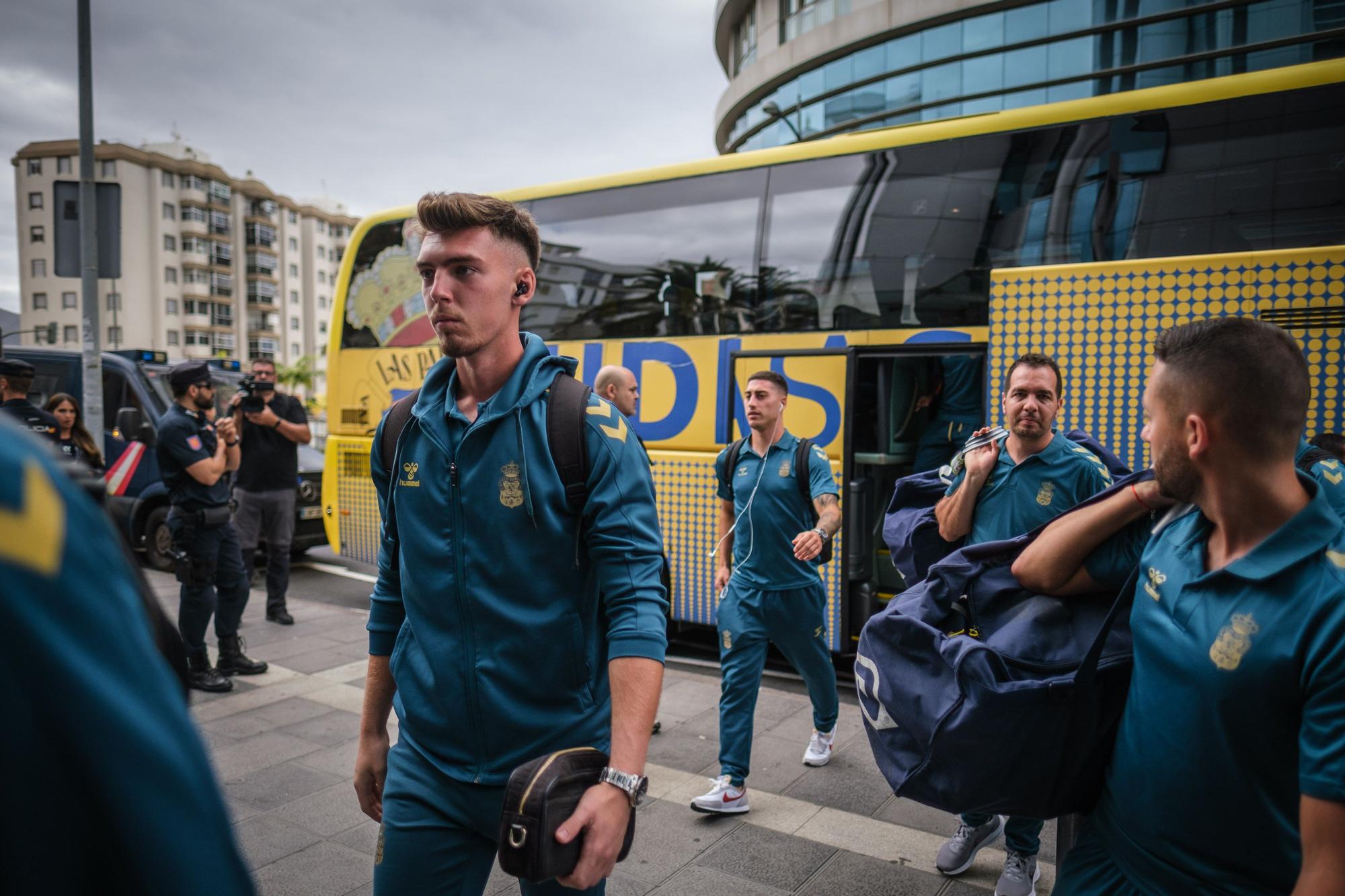 Ambiente previo del playoff entre CD Tenerife-UD Las Palmas