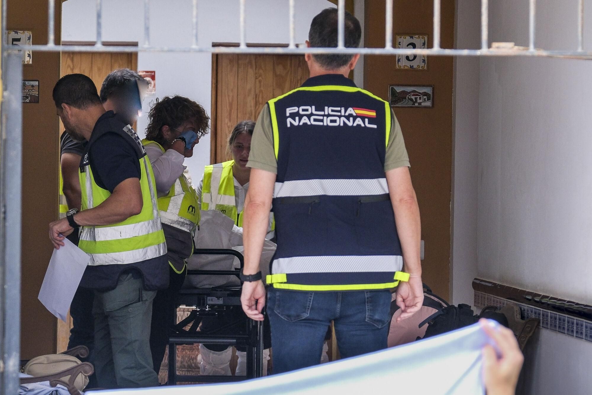 Hallan los cadáveres de una pareja en una vivienda de El Zardo