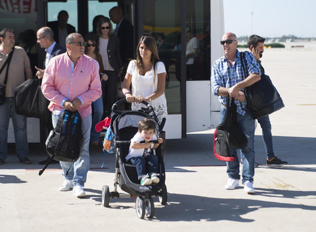 La dona de Messi, Antonella Rouco, rumb a Berlín amb el petit Thiago.