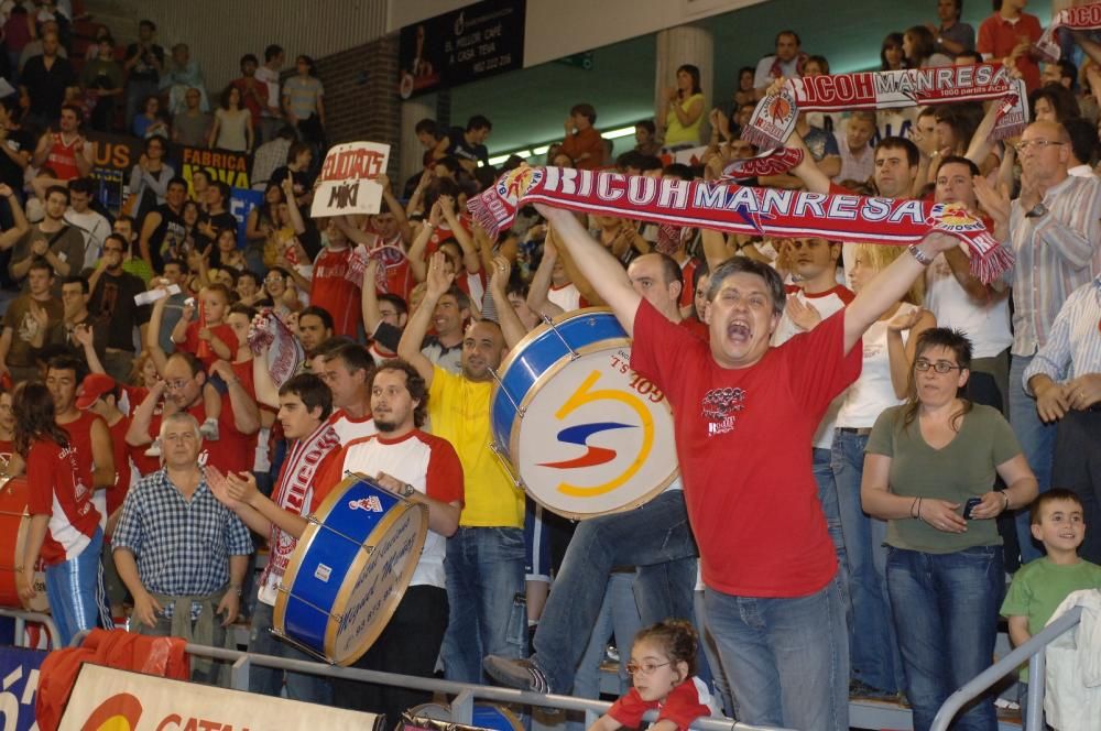 Fotos de la celebració de l'ascens a Huelva i del partit anterior al Nou Congost